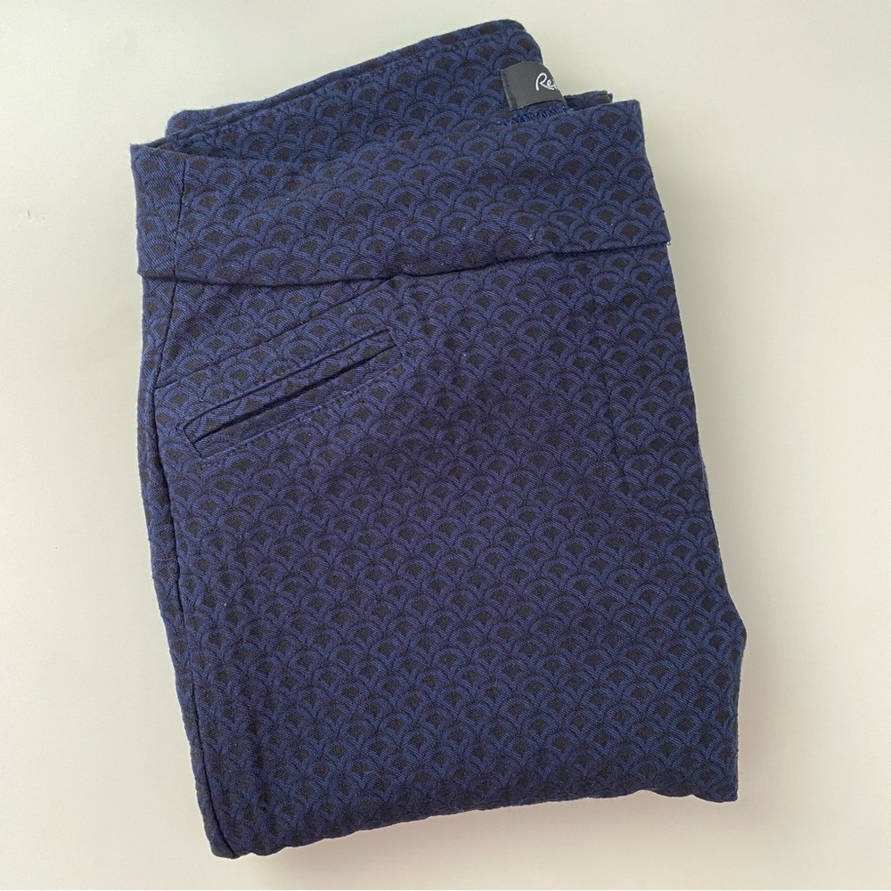 Reitmans navy blue and black geometric print straight leg work pant size 6 women